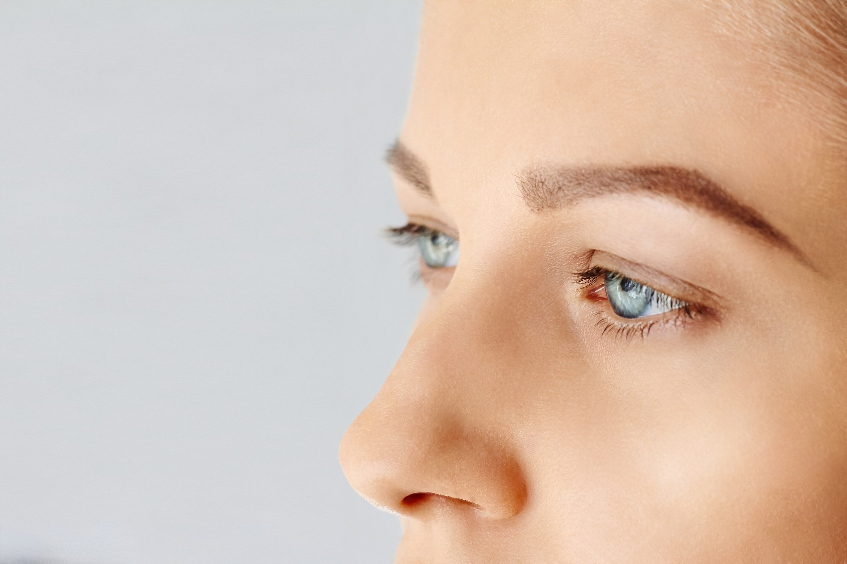 为什么近视容易导致视网膜脱离？